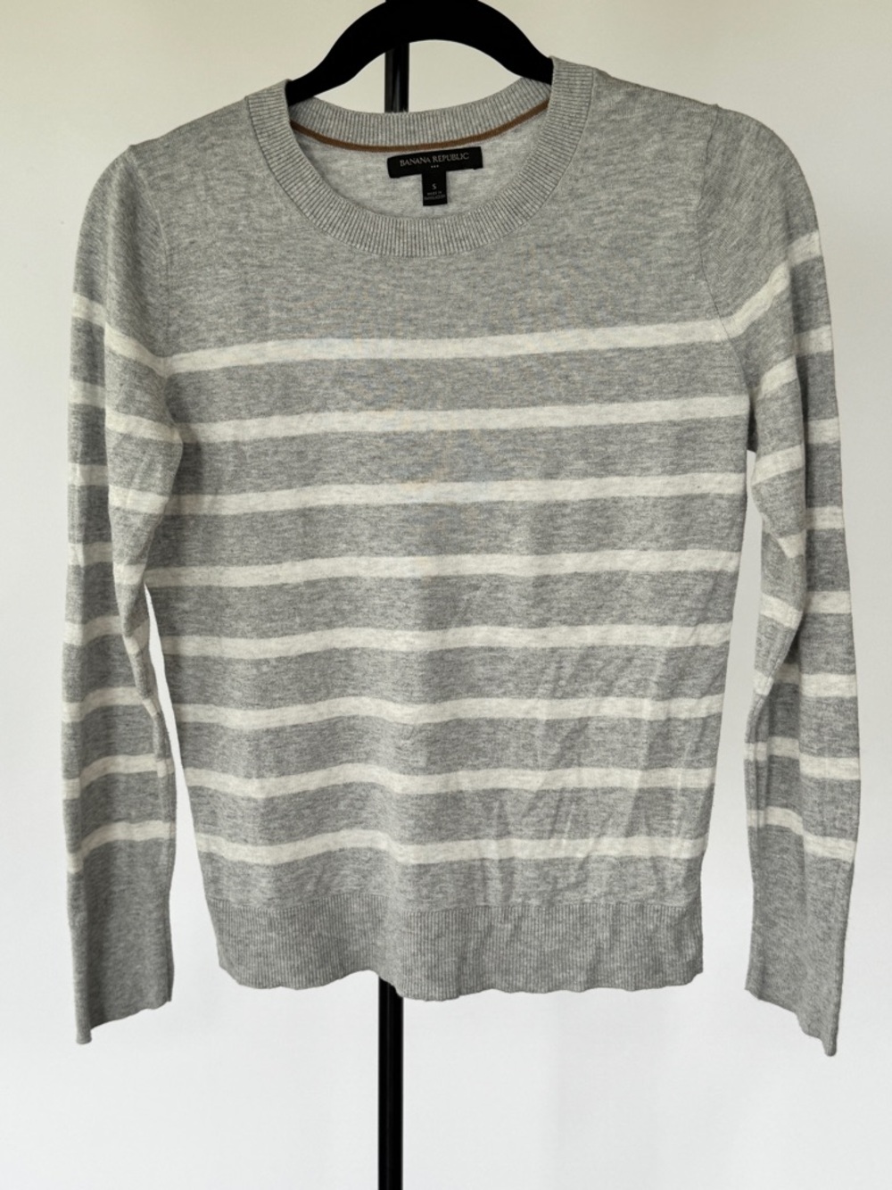 Banana Republic Light Gray and White Striped Scoop Crew Sweater